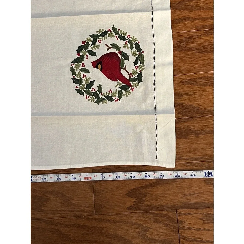 Embroidered Christmas Holiday Tea Towel Cardinal Wreath Cotton‎ NEW
